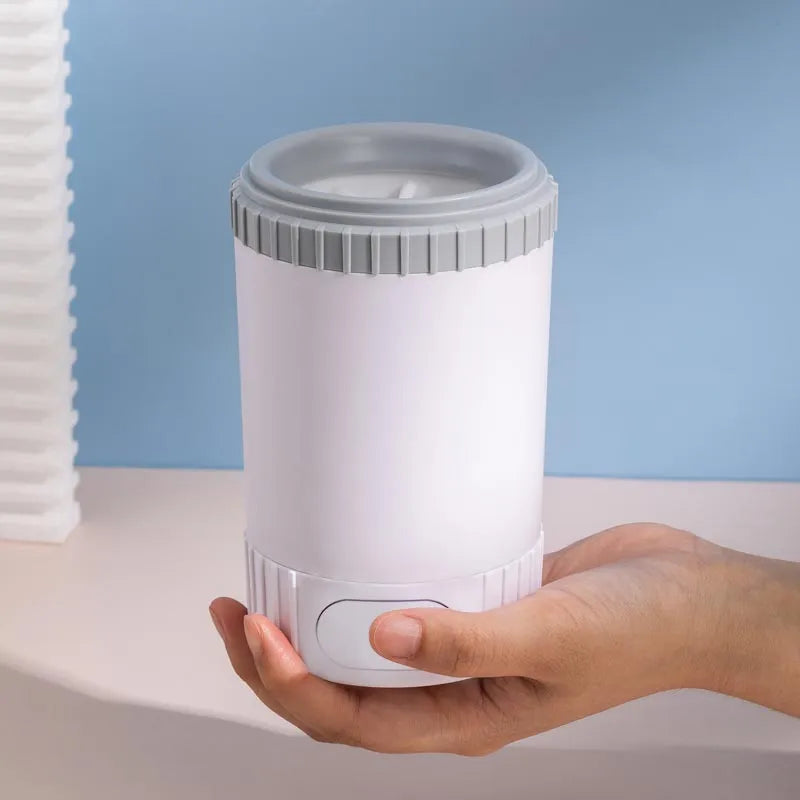 Magic Tubby: auto-spinning paw cleaner